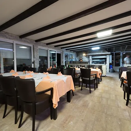 Hotel Adria Zaton 3*